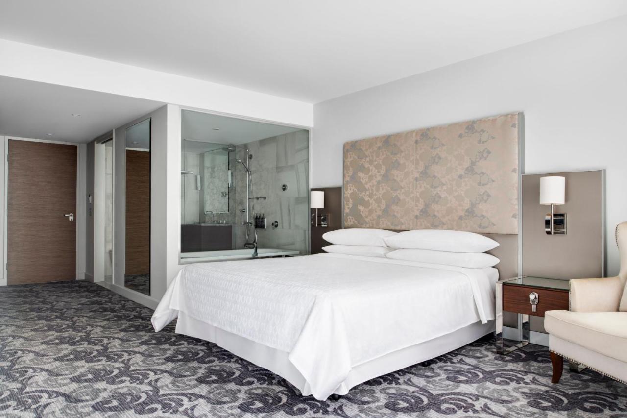 Sheraton Melbourne Hotel Exterior photo Deluxe King