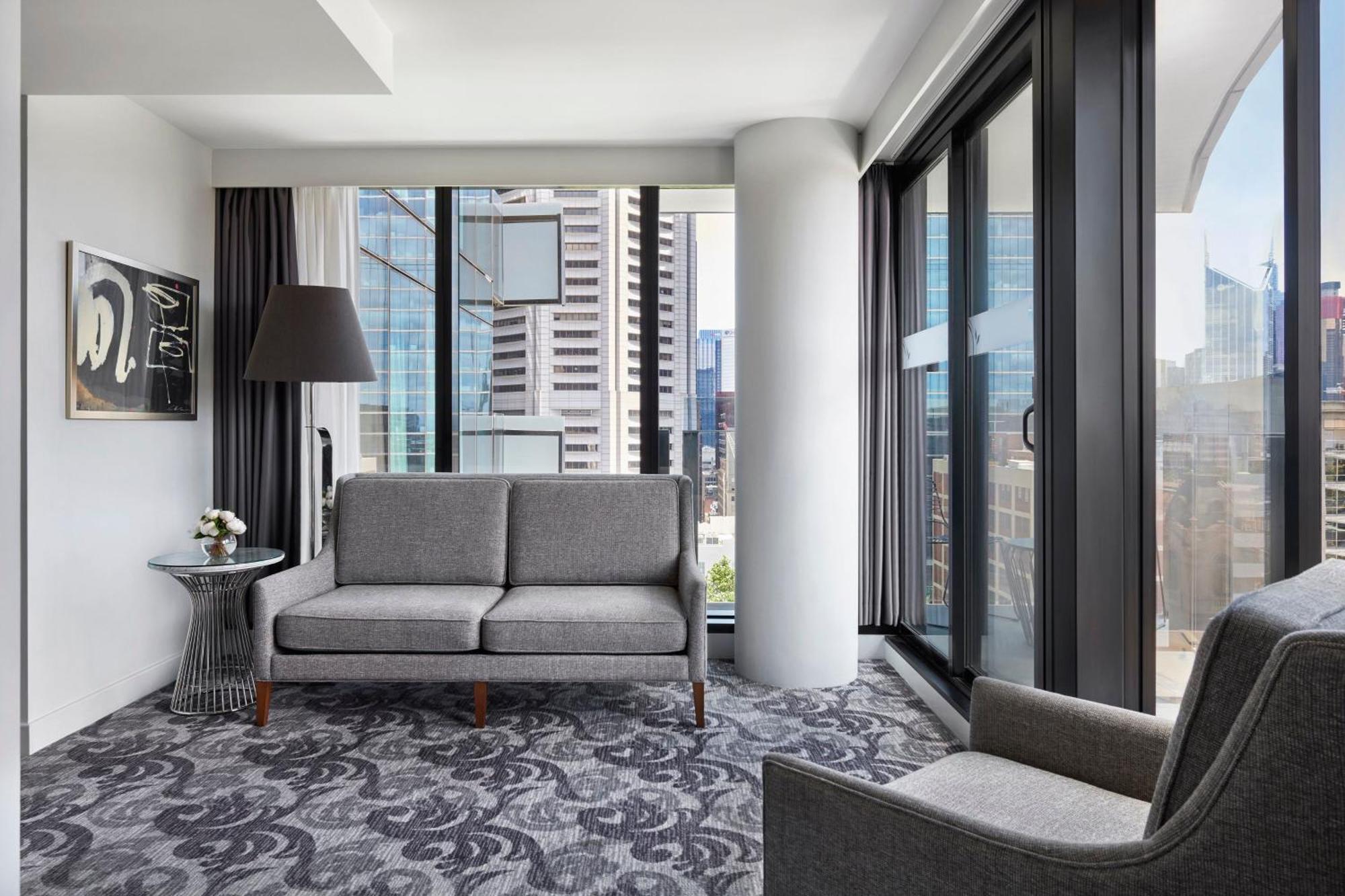 Sheraton Melbourne Hotel Exterior photo A living room in a typical apartment