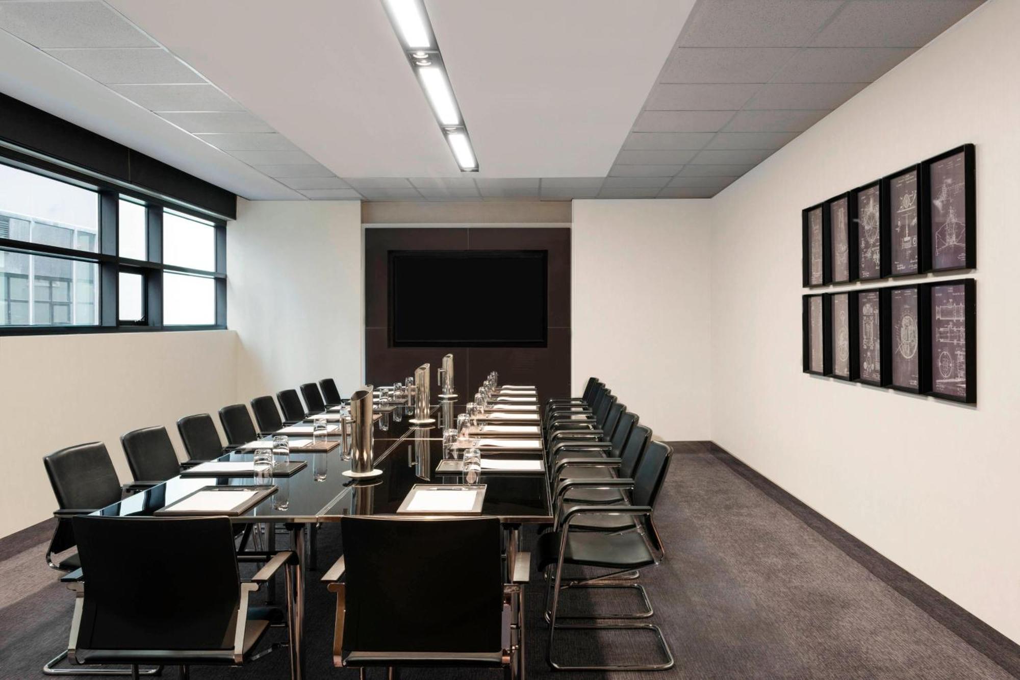 Sheraton Melbourne Hotel Exterior photo A meeting room