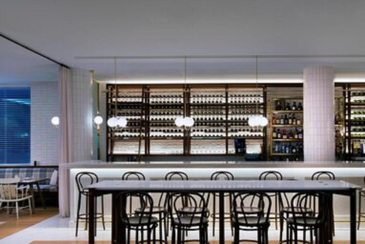 Sheraton Melbourne Hotel Exterior photo The bar at the restaurant